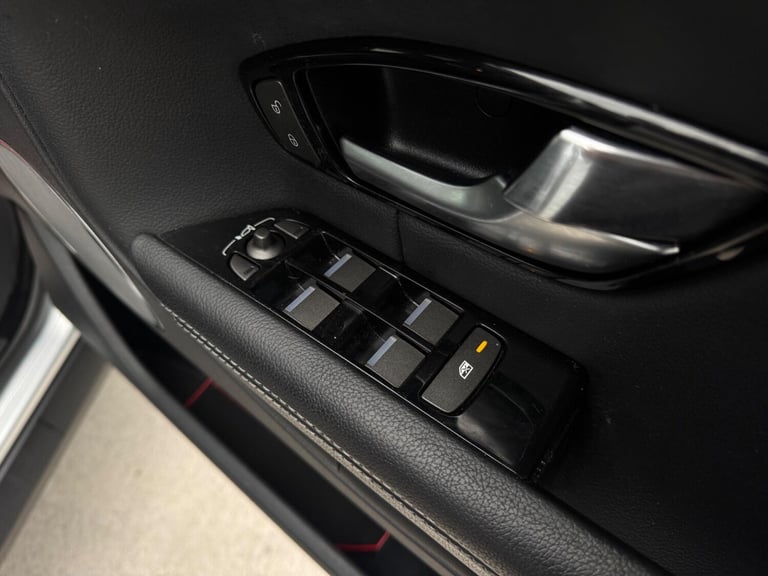 2018 Land Rover Range Rover Evoque 2.0 TD4 SE Tech Auto 4WD Euro 6 (s/s) 5dr ESTATE Diesel Automatic