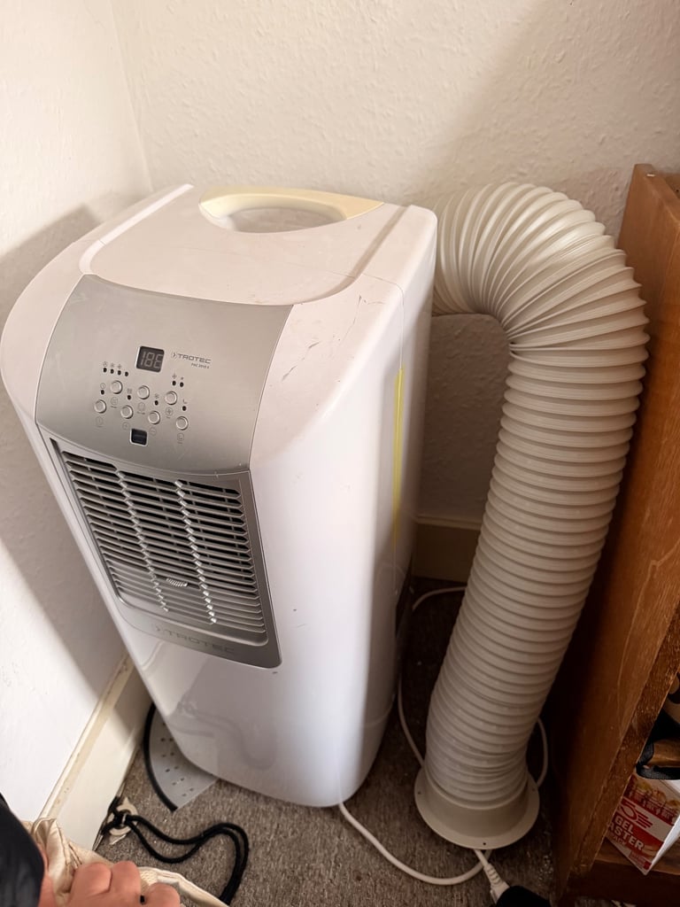 Portable air conditioning unit 