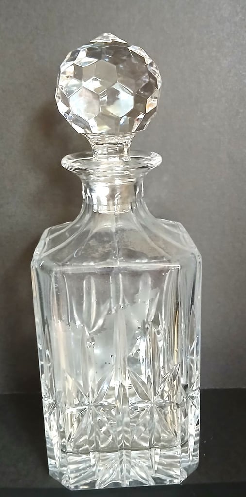image for BRAND NEW LEAD CRYSTAL DECANTER NO BOX 