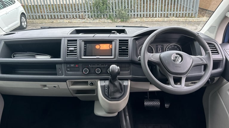 2018 Volkswagen Transporter T32 Swb Diesel 2.0 BiTDI BMT 199 Startline Window Van DSG Window Van ...