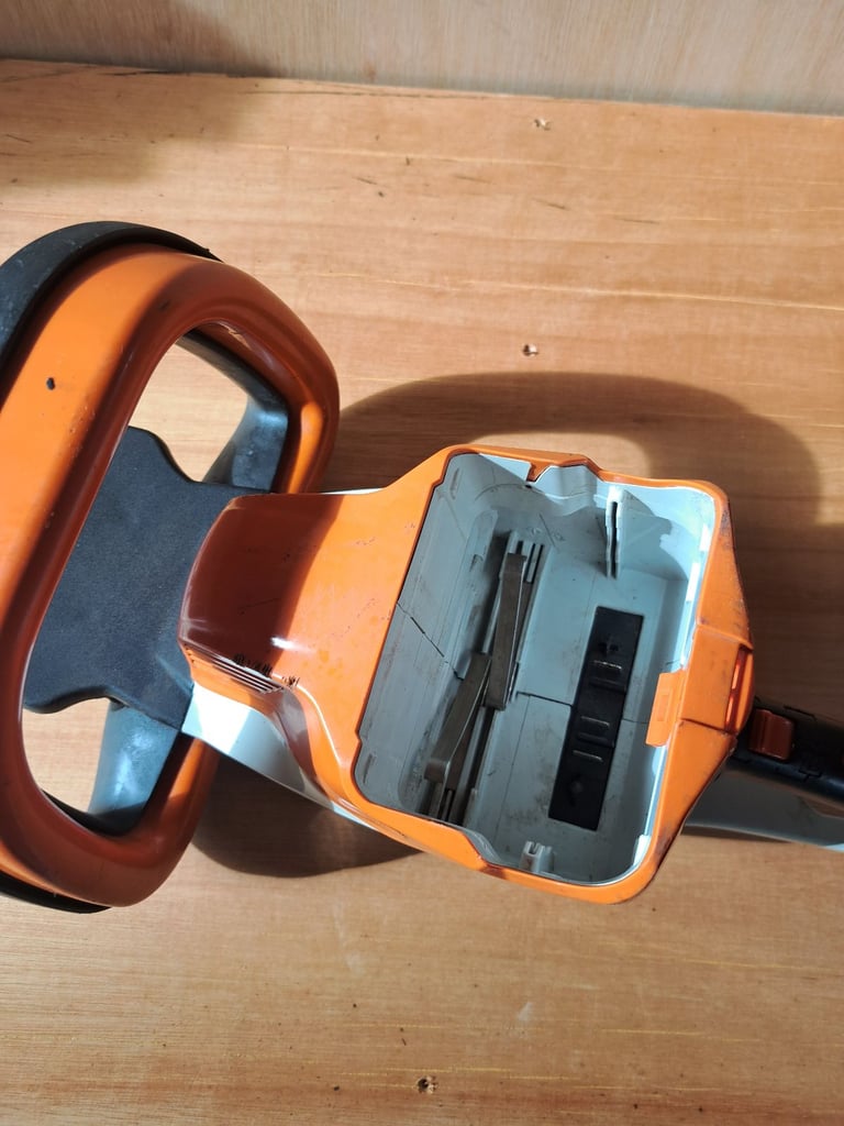 Stihl HSA 56 hedge cutter 
