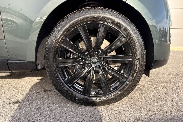 2025 Land Rover Range Rover 3.0 P460e 38.2kWh Autobiography Auto 4WD Euro 6 (s/s) 5dr SUV Automatic