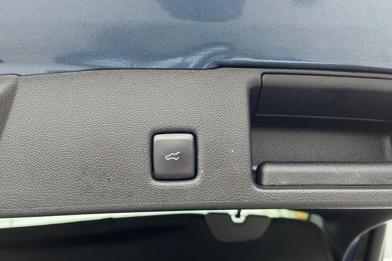 2023 Ford Kuga 2.5 FHEV Vignale 5dr CVT - POWER TAILGATE, HEATED SEATS, REVERSING CAMERA - Estate...