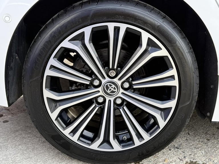 2019 Toyota Corolla 2.0 VVT-h Design Hatchback 5dr Petrol Hybrid CVT Euro 6 (s/s) (184 ps) Hatchb...