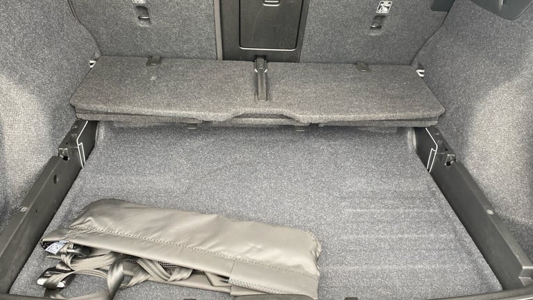 2024 Volvo XC40 2.0 B4P Plus Dark 5dr Auto Petrol Estate Estate Petrol Automatic