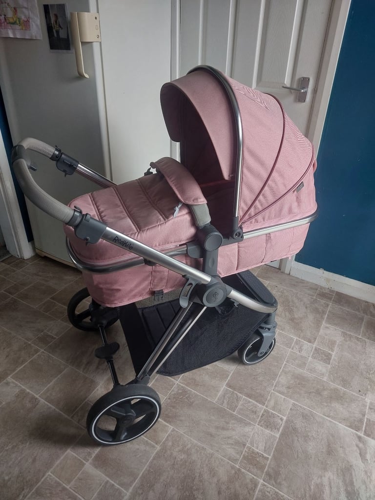 Red Kite Travel System