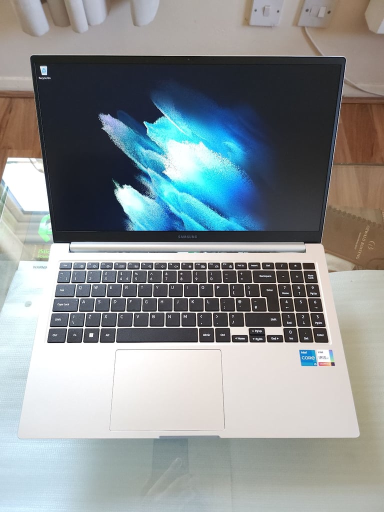 image for ❤️ Samsung Galaxy Book LTE SIM 15.6" FHD i5-1135G7 8GB RAM 256GB SDD Laptop Boxed PRISTINE