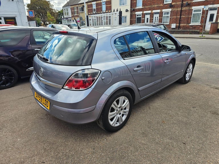 2009 Vauxhall Astra 1.6i 16v Design 5dr HATCHBACK Petrol Manual