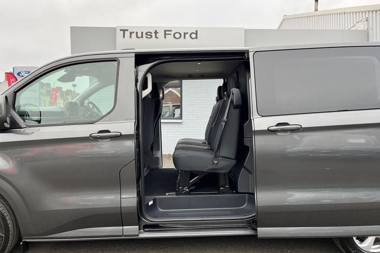 2025 Ford Transit Custom 2.5 PHEV 232ps H1 Double Cab Van Limited Auto PANEL VAN PETROL/ELECTRIC ...