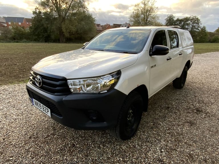 2019 Toyota Hilux 2.4 D-4D Active Pickup Double Cab 4dr Diesel Manual 4WD Euro 6 (3.5t) (150  PIC...