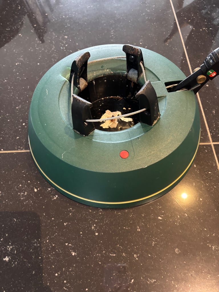 image for Heavy Duty Christmas Tree Stand