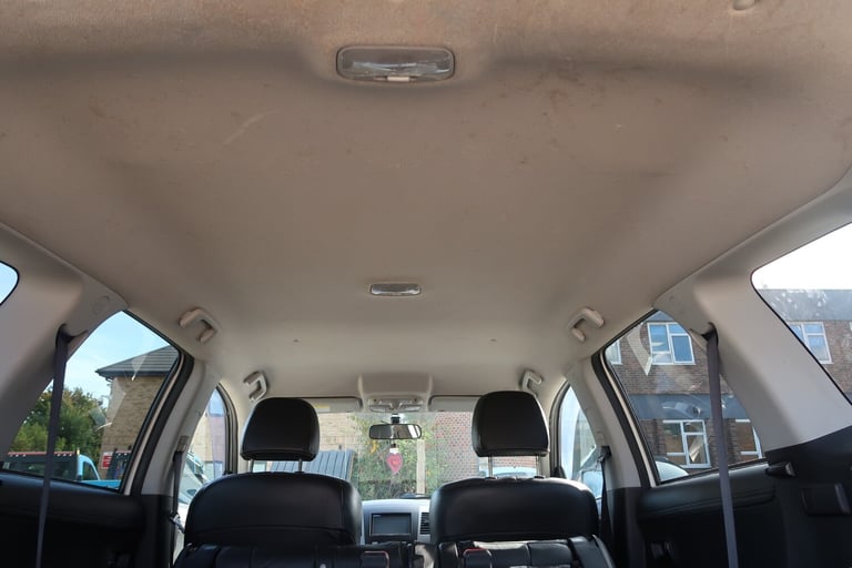 2012/12 White Mitsubishi Outlander 2.2 DI-D GX3 5dr 2WD 7 Seat