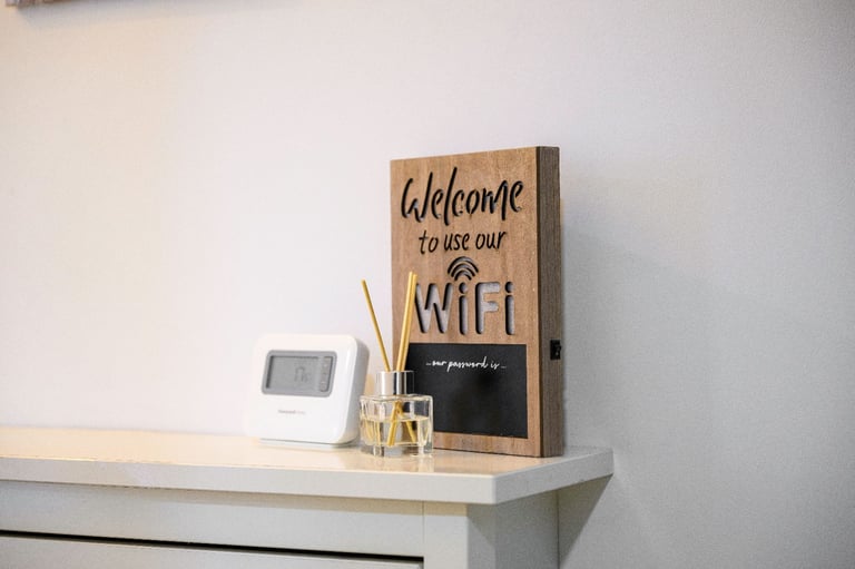 36 Nevile Rd - 4-BR House with Free Street Parking and Wi-Fi