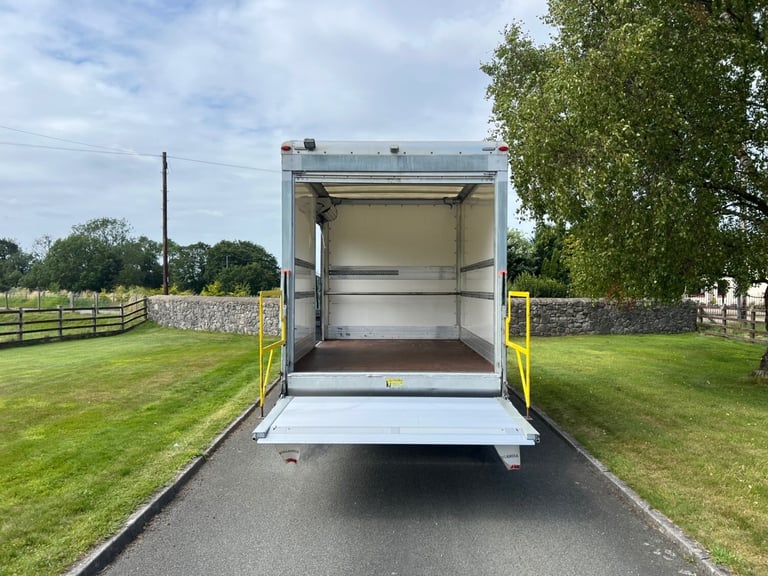 VOLKSWAGEN CRAFTER CR35 2.0 TDI 140PS FWD STARTLINE BOX VAN 21 REG 49,000 MILES