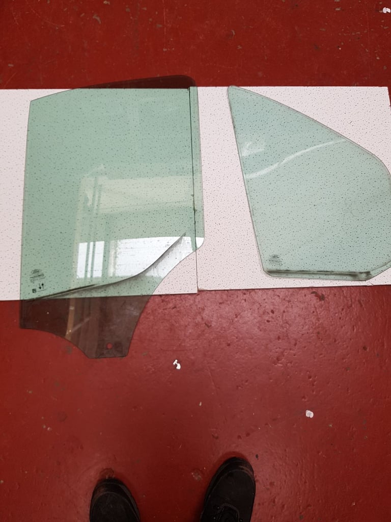 Ford  transit  passenger door window
