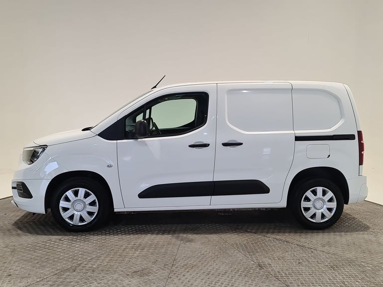 2020 Vauxhall Combo 1.6 TURBO D 2300 SPORTIVE P/V L1 H1 100 BHP SWB Panel Van Diesel Manual
