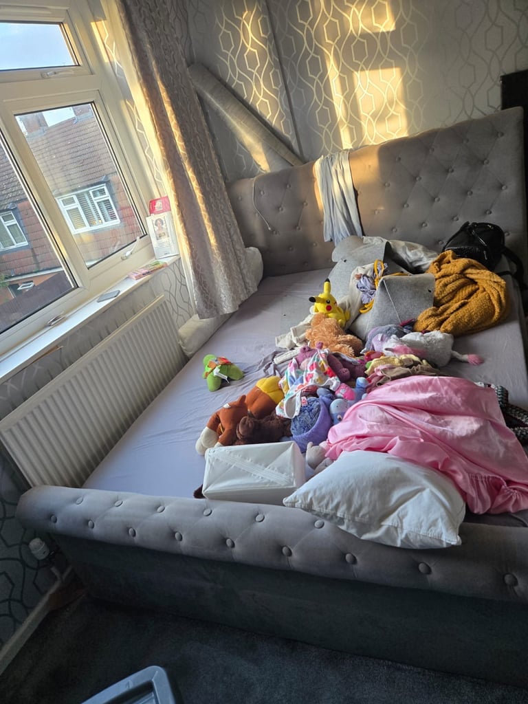 King size ottoman bed