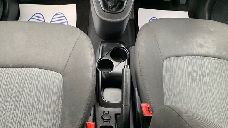 HYUNDAI i10 ACTIVE 5 DOOR HATCHBACK MANUAL ULEZ £20 ROAD TAX