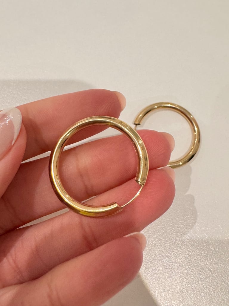 image for 9ct gold chunky hoop earrings 