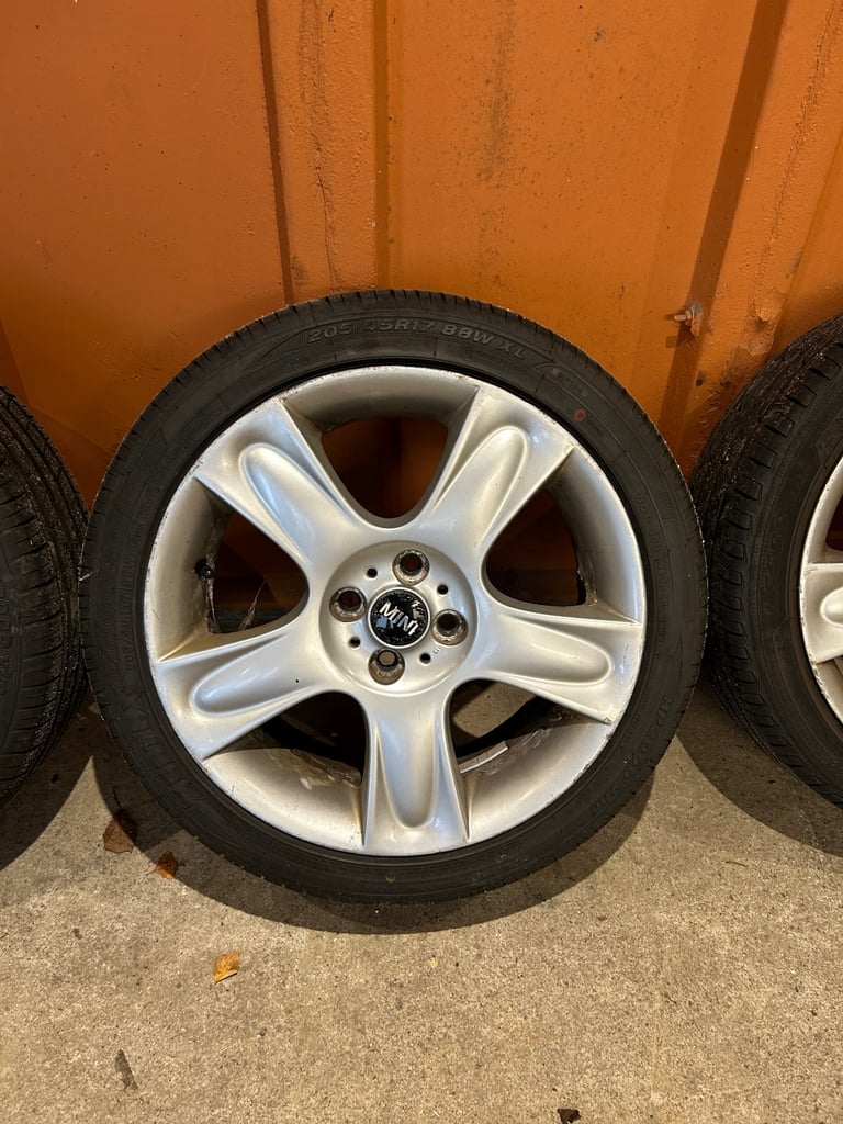 Mini Cooper Alloys (Bullet style)