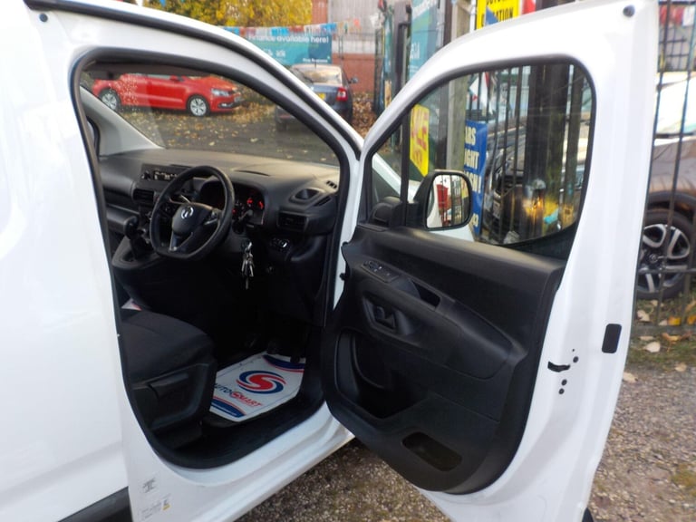 2020 Vauxhall Combo 1.6 Turbo D 2300 Sportive L1 H1 Euro 6 (s/s) 4dr PANEL VAN Diesel Manual