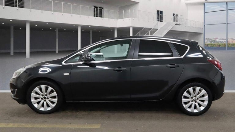 2014 Vauxhall Astra 1.6 16v Elite Euro 5 5dr HATCHBACK Petrol Manual