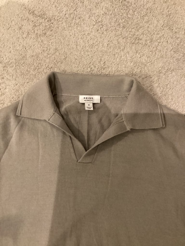 Men’s REISS Merino Wool, Long Sleeve, Open Collar Polo Shirt.  Size Medium.