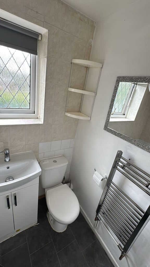 2 bed detached house