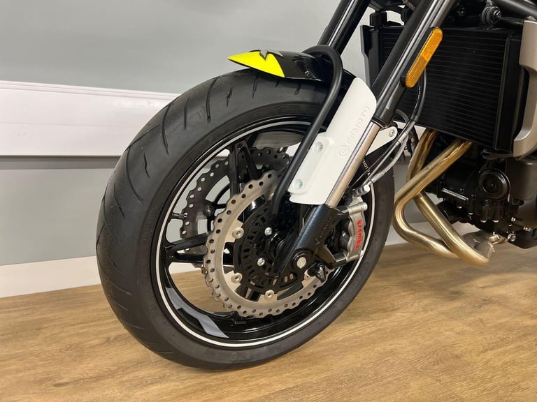 2025 Cf Moto Cl-X 700CL-X SPORT Petrol white 6 Speed