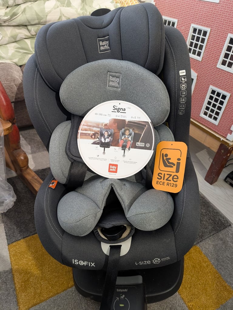 Child car seat isofix by BabyAuto in great condition