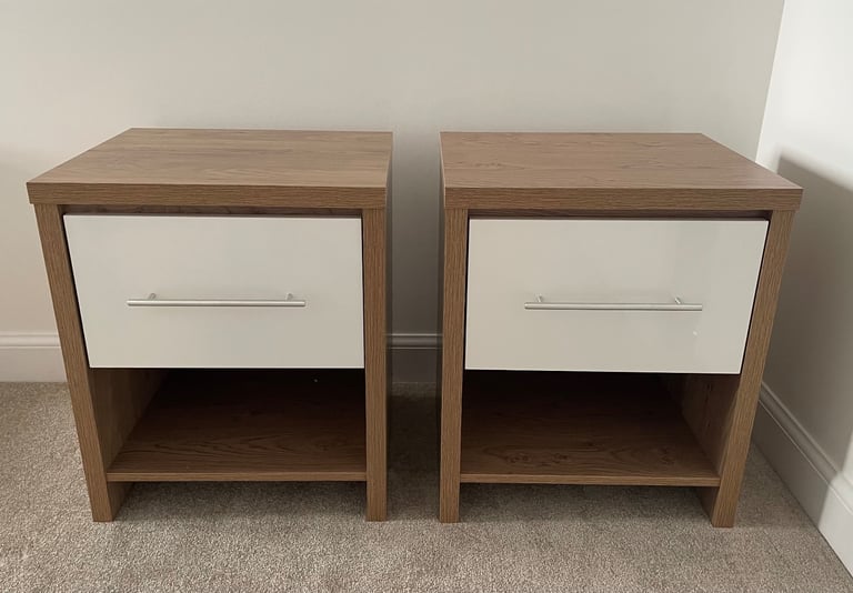 2 Matching Bedside Tables (Brand New)