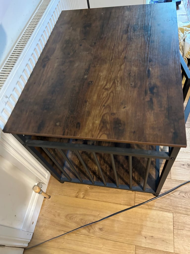 DOG CAGE / CRATE