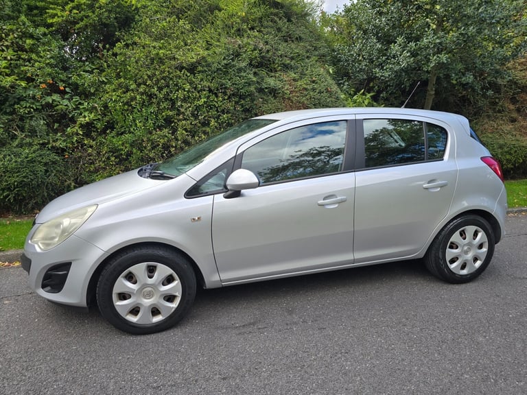 image for VAUXHALL CORSA 1.4 16v (A/C) EXCLUSIV - AUTOMATIC - 5 DOOR - 2011 - SILVER