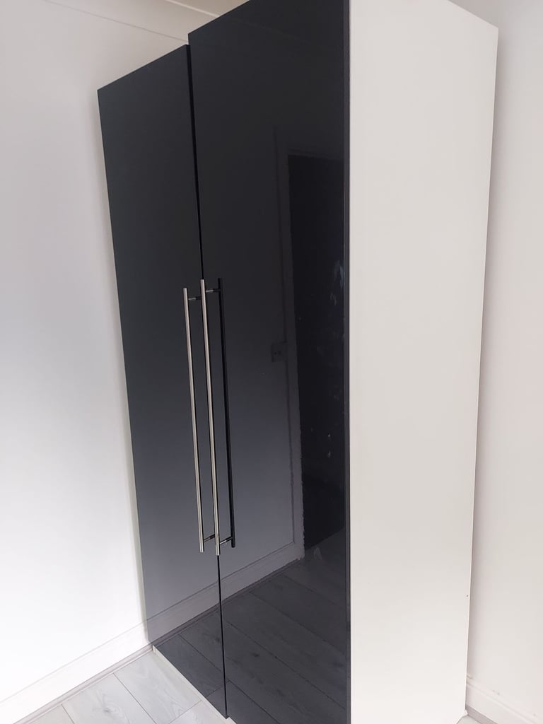image for Free wardrobe 