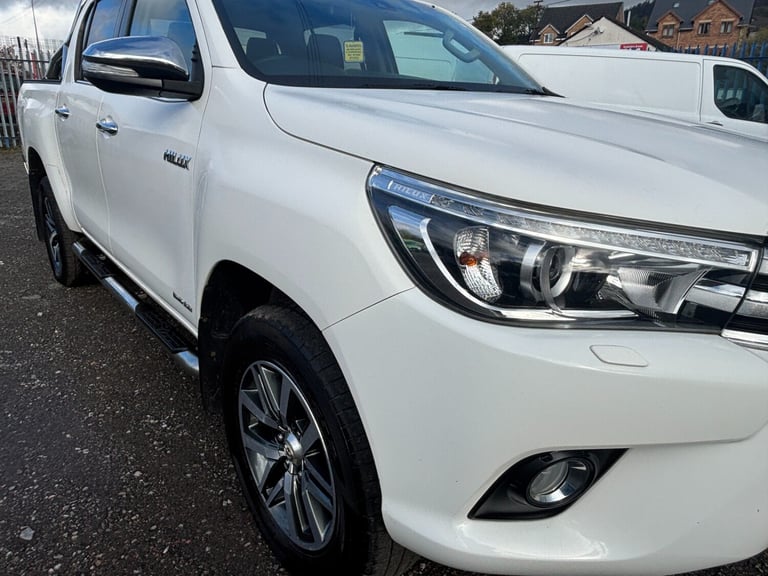 2017 Toyota Hilux Invincible D/Cab Pick Up 2.4 D-4D Automatic  PICK UP Diesel Automatic