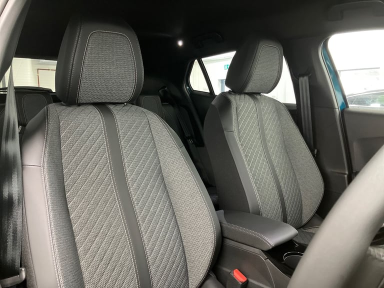 2025 Peugeot 2008 1.2 PureTech 130 Allure 5dr EAT8 Estate PETROL Automatic