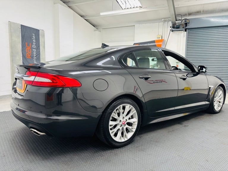 2014 Jaguar XF 2.2d [200] R-Sport 4dr Auto SALOON DIESEL Automatic