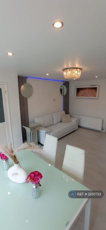 3 bedroom house in St. Leonards Walk, Coventry, CV8 (3 bed) (#2250723)