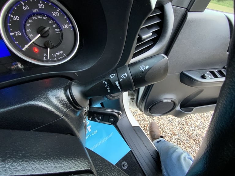 2019 Toyota Hilux 2.4 D-4D Active Pickup Double Cab 4dr Diesel Manual 4WD Euro 6 (3.5t) (150  PIC...