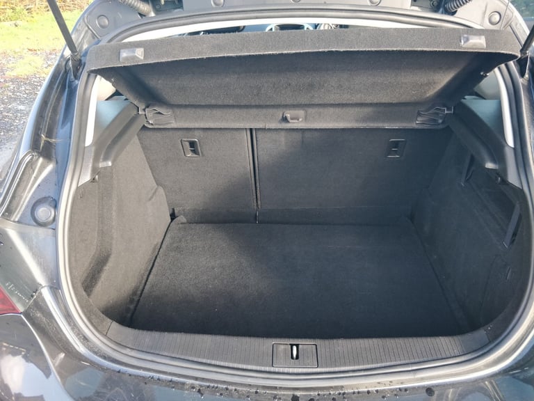 Vauxhall, ASTRA, Hatchback, 2015, Manual, 1956 (cc), 5 doors