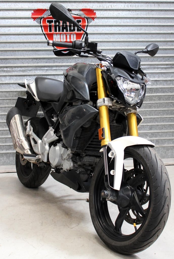 2019 19 BMW G310R G 310 R EXPORT PARTS USE ONLY CAT B TRADE SALE 9425MILES BLACK