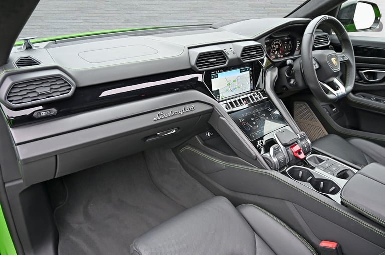 LAMBORGHINI URUS [URBAN NERO] 4.0T V8 BI-TURBO PETROL AUTO 4X4 2022 [71] GREEN