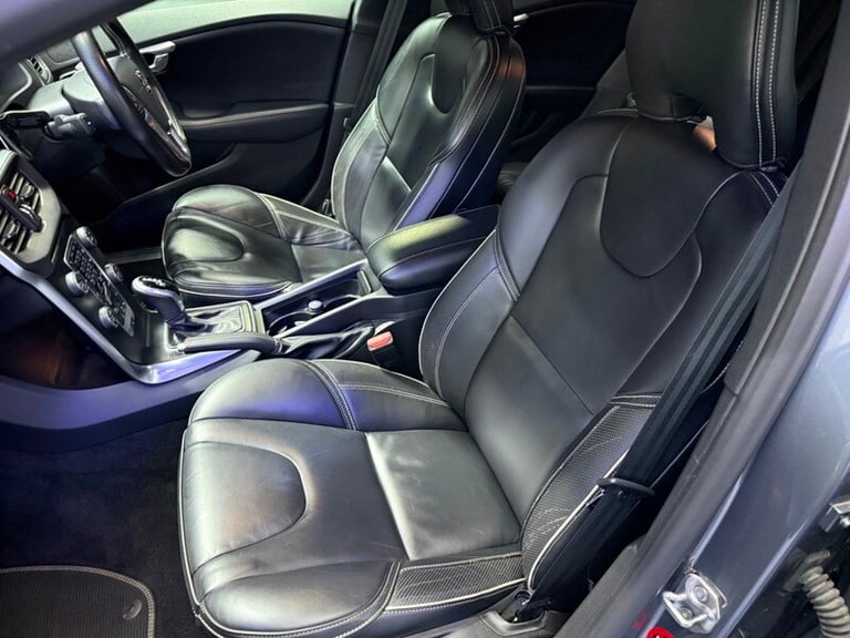 Volvo V40 D3 R-DESIGN PRO