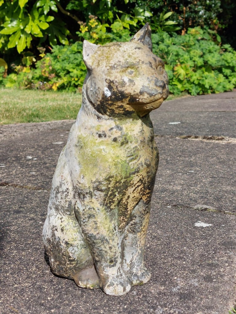  Beautiful reclaimed stone cat feature statue garden ornament