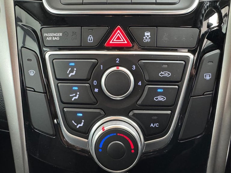 HYUNDAI I30 1.6 CRDi Blue Drive Active Tourer Euro 5 (s/s) 5dr 2014