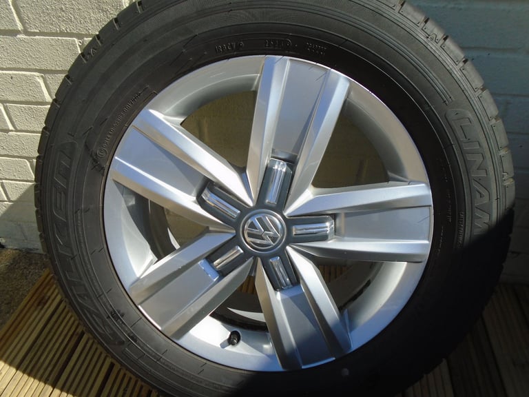 4 X DEVONPORT VOLKSWAGEN TRANSPORTER WHEELS & TYRES 215/235 60 17inch ALL TYRES VIRTUALLY NEW.