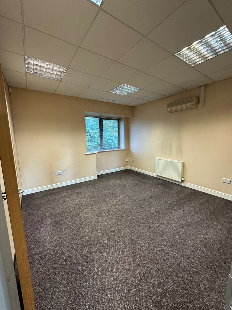 Beauty rooms/office space to RENT