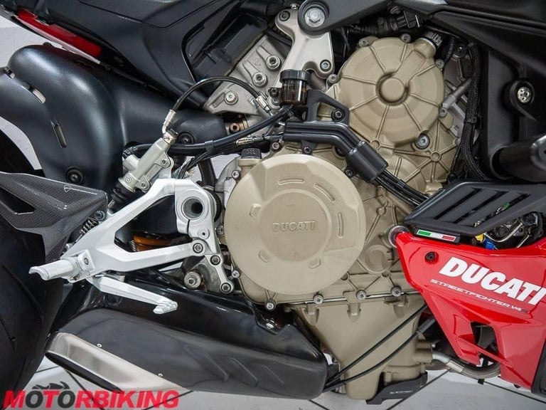 2020 (70) Ducati Streetfighter V4S - Beautiful bike with extras & Ducati history