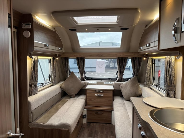 2022 SWIFT CHALLENGER 650, REAR FIXED ISLAND BED, CENTRE WASHROOM, ALDE, 