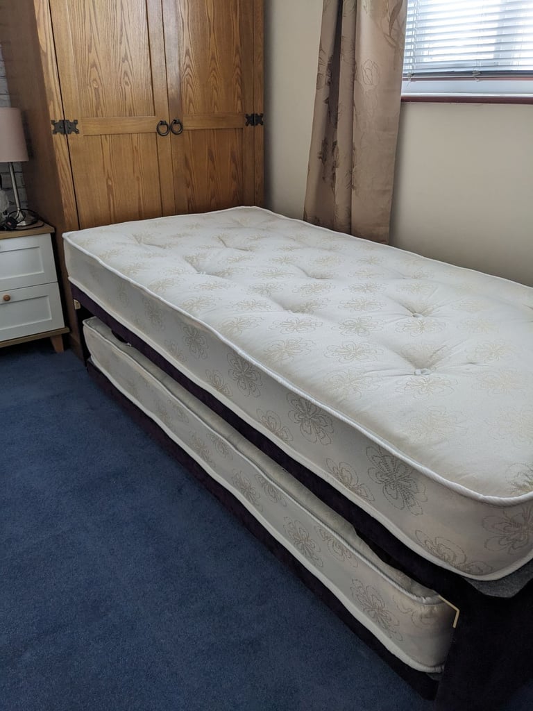 Trundle bed